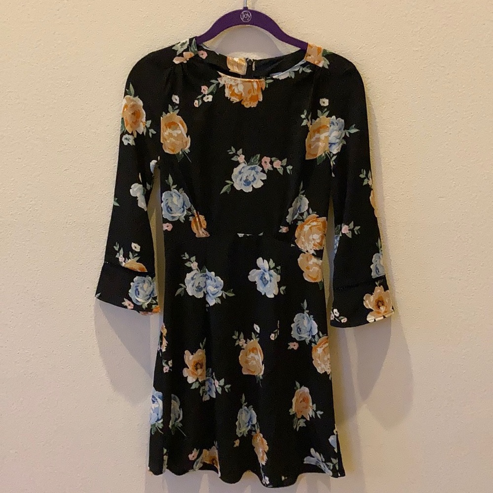 H&M 3/4 Bell Sleeve Floral Print Dress Womens 2
